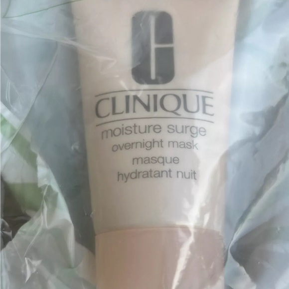 Clinique Gift Set: About Eyes, Clean, Moisture, Take Day Off, PLUS Magenta Lip - Picture 5 of 16